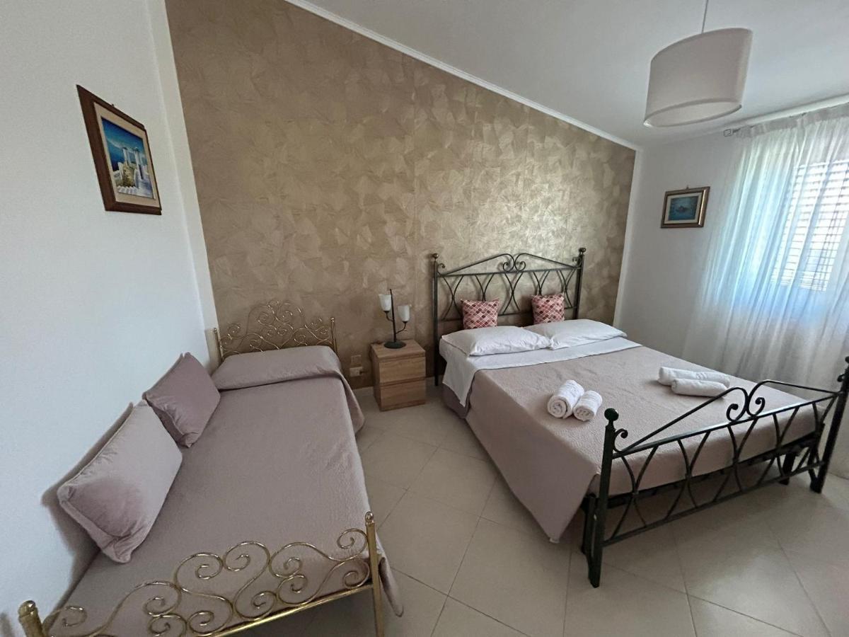 Nina Apartament Giardini Naxos Con Posto Auto エクステリア 写真