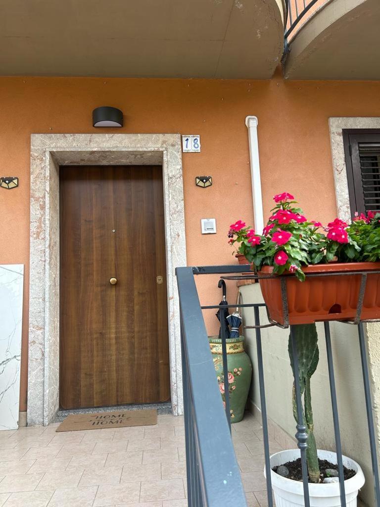 Nina Apartament Giardini Naxos Con Posto Auto エクステリア 写真